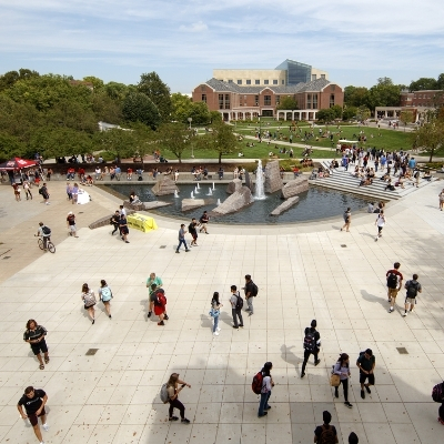 Picture of students near University of Nebraska-Lincoln central fountain